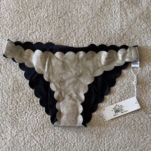 Pilyq Reversible Seamless Wave Scalloped Black and Silver Bottoms Large New